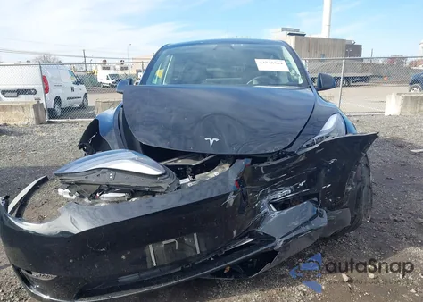 2025 Tesla Model Y Long Range Dual Motor All-Wheel Drive from USA, damaged, VIN 7SAYGDEE6SF300238